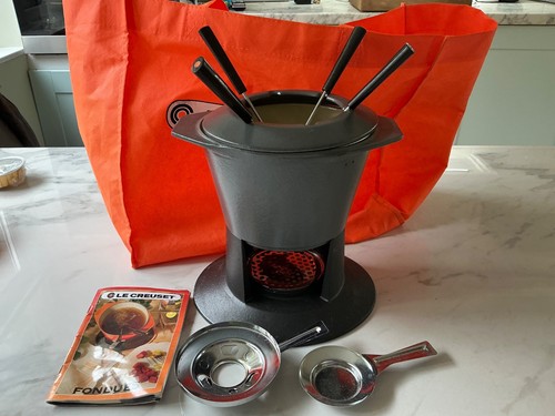 Lovely le creuset cast - ⭐️a,