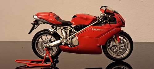 Scale 2003 ducati 999 - 1/12,