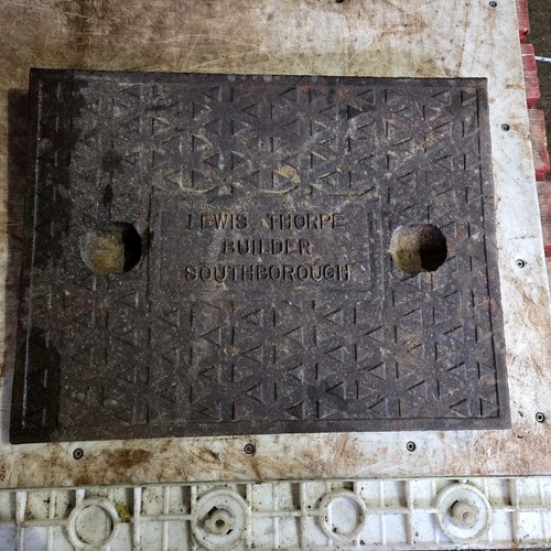 Cast iron manhole cover 667mm - manhole,