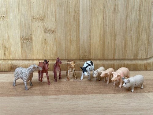Small plastic toy farmyard - small,