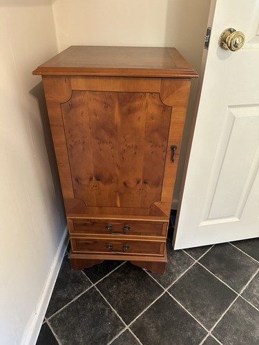 Cabinet yew wood lift up - cabinet,