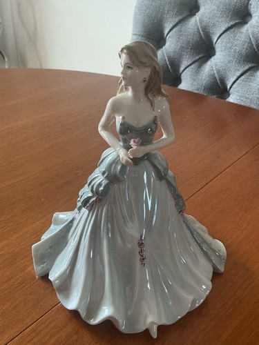 Beautiful coalport figurine - beautiful,