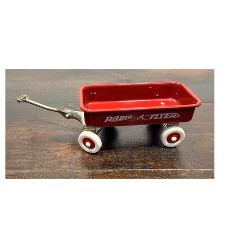 Radio flyer red metal toy - radio,