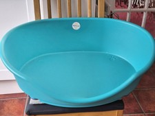 DOG Plastic Bed. Medium. Excellent Condition.