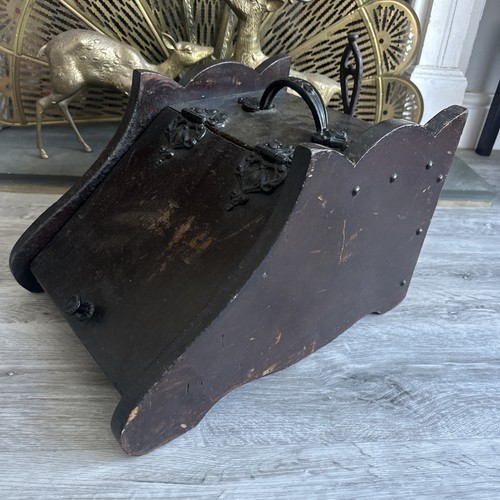 Victoriana style dark wooden - style,