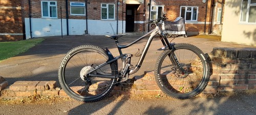 Giant reign 2022 medium - giant,