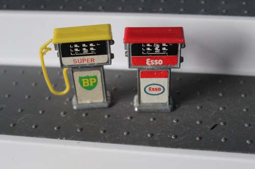 Diecast petrol pumps - , for