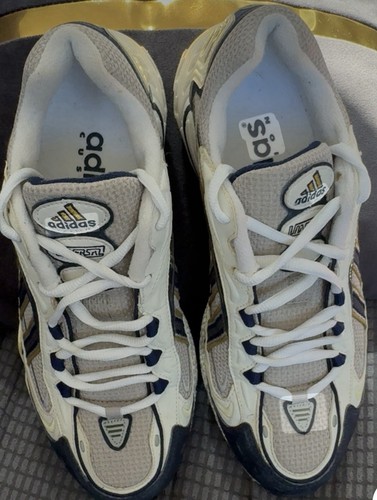 Vintage 1999 adidas - 1999, universal