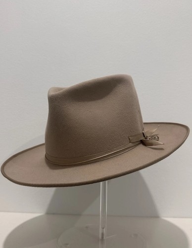 Akubra camp draft - "camp, draft"