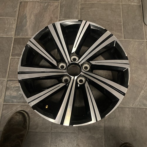 Toyota corolla alloy wheel - alloy, 17