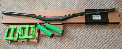Bundle worth 180 nukeproof - worth,