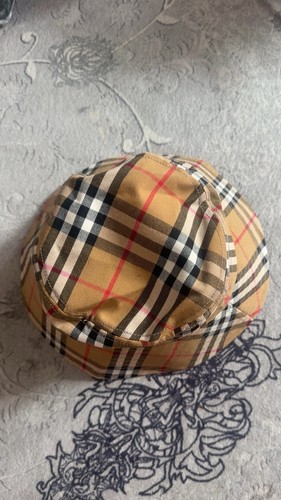 Brand new burberry - burberry, hat
