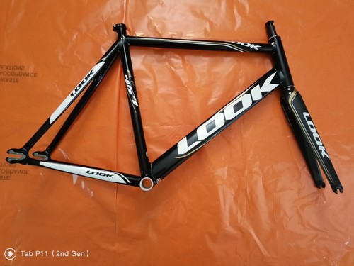 Look 464 track - look,