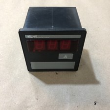 SCHNEIDER ELECTRIC AMP MEETER  EE01170000 (USED)