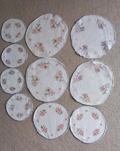 Vintage doilies x - doilies,