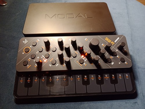 Modal skulpt polyphonic - modal, va