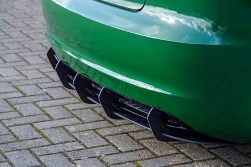Performance diffuser with ribs