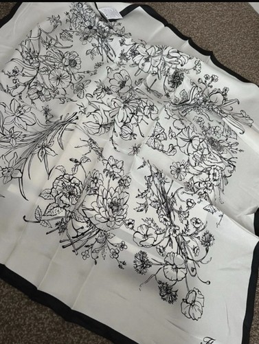 Flora gucci silk scarf - by,