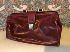 Leather Gladstone Style