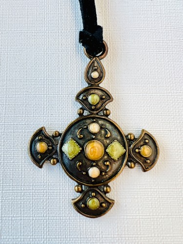 Vintage cross pendant dark - cross,