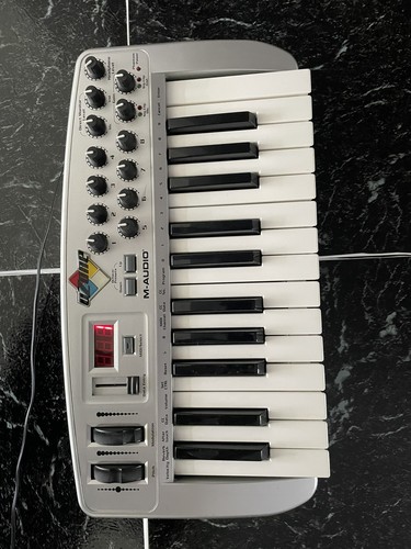 Audio ozone midi keyboard - m-audio,