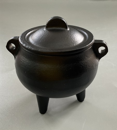 Mini cast iron cauldron with - iron,