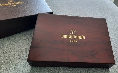 Compay segundo cedar box cigar - compay,