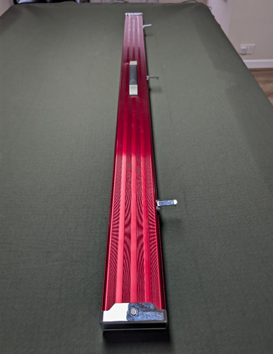 Red pool snooker - /, cue