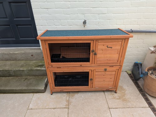 Two tier wooden - , guinea