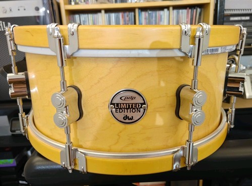 Pdp limited edition - by, dw