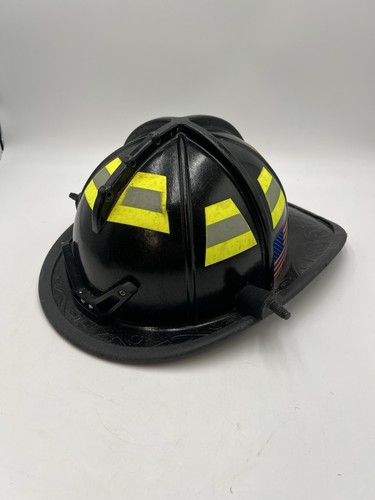 Cairns 1047 firefighter helmet - firefighter,