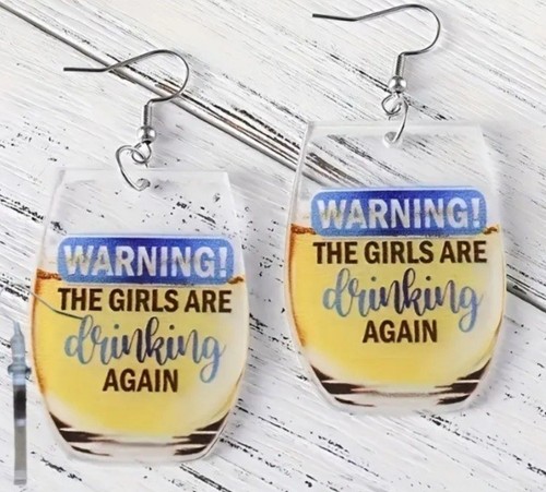 B33 the girls are drinking - -,