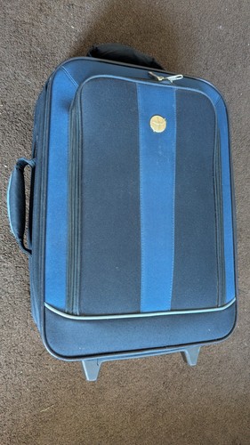 Wheeled travel luggage bag