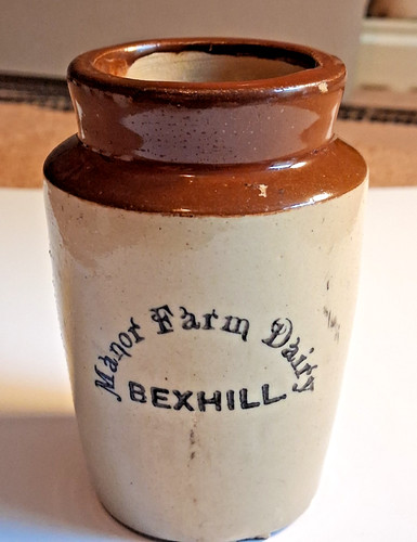 Antique brown top cream - pot,