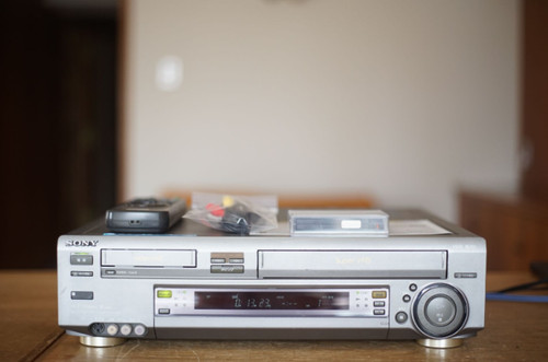 Sony st1 hi8 8mm - wv-st1, combo
