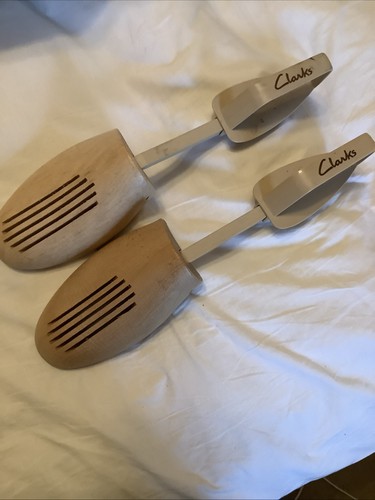 Clarks wooden shoe trees - trees, size