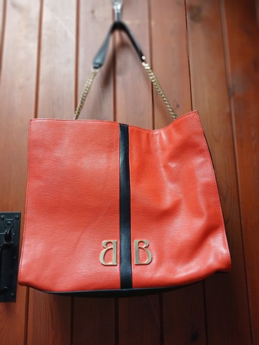 Biba black red - &, 'b'