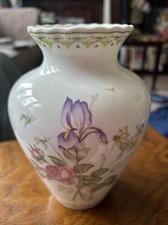 Royal Doulton Camilla Pattern Small Floral Vase Bone China H. 5185 Circa 1990