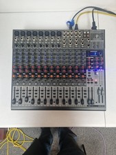 Behringer Xenyx X2222 fx