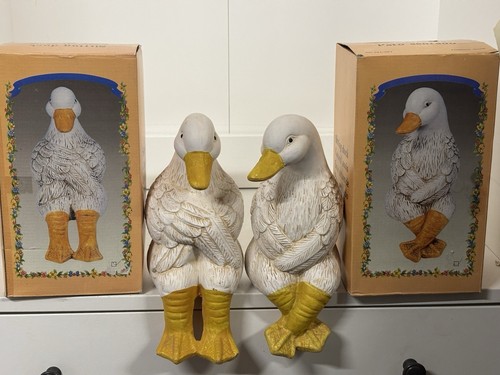Large sitting geese clay - large,