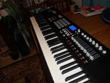 Akai MPK88 Keyboard Controller Full Weighted USB Midi Piano