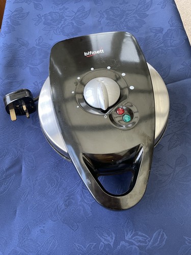 Waffle maker - maker,