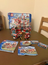 LEGO City Fire Station 7945 w/