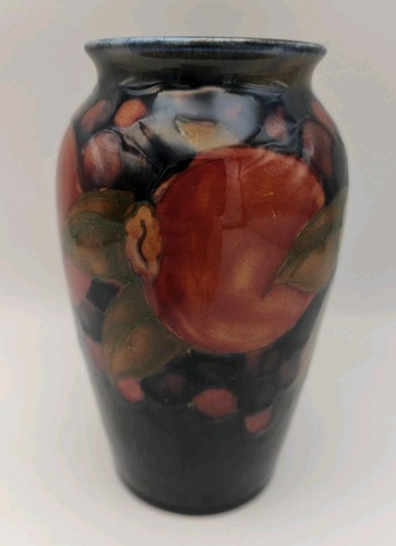 William moorcroft pomegranate - moorcroft,