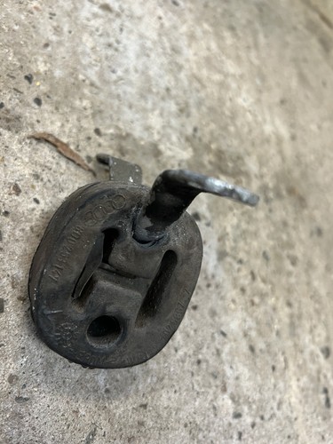 Audi exhaust mount - audi,