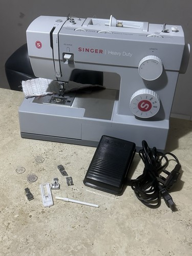 Singer 4411 sewing machine - sewing,