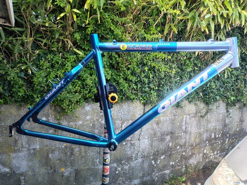 Retro 1998 giant - giant, escaper