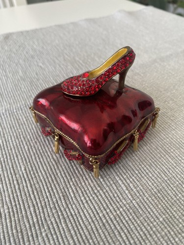 Butler wilson red crystal - butler,