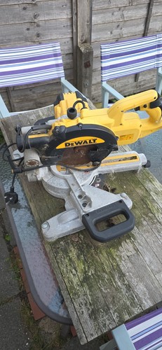 Dewalt dws773 216mm - dewalt,