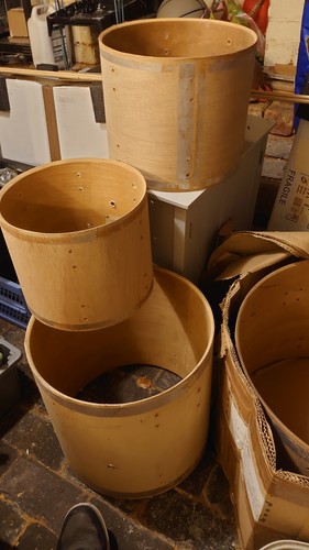 Wooden cable drum - centres, x